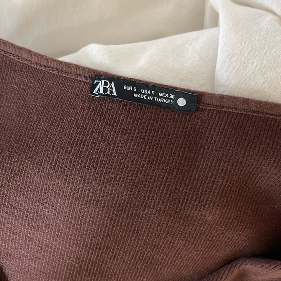 Zara Long Sleeve - Picture 3 of 3